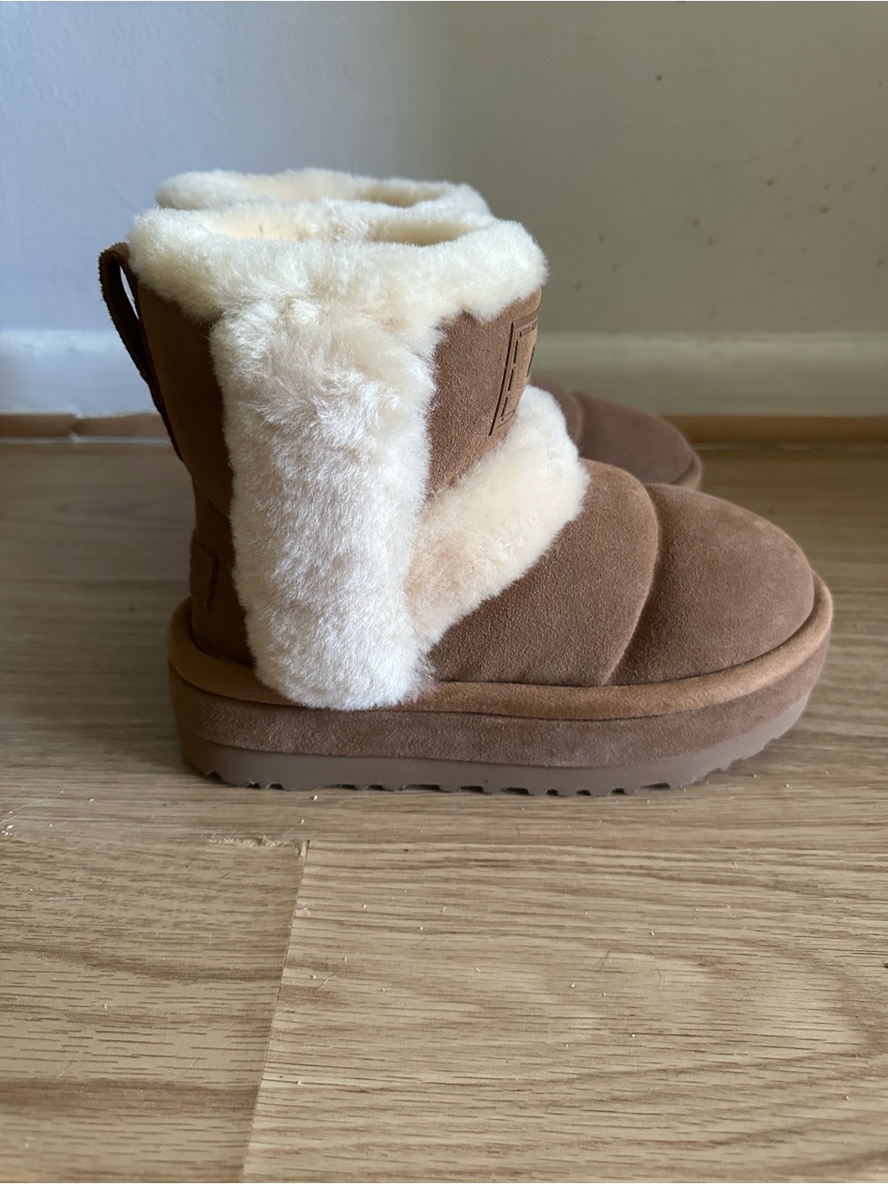 💯% Authentic UGG Platform Boots Sz 7 - Picture 3 of 14